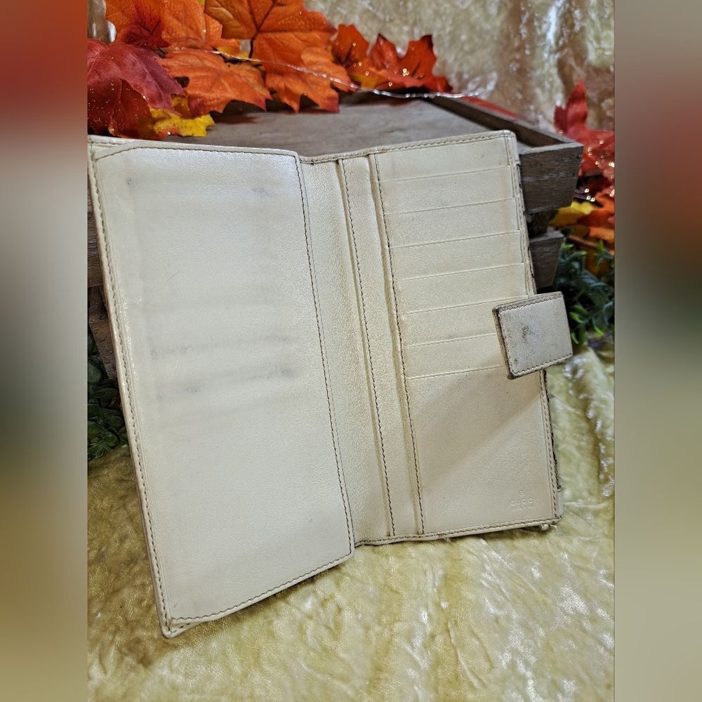Authentic Gucci GG Wallet - Picture 7 of 17